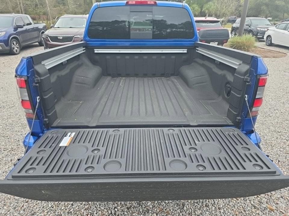 Used 2024 Nissan Frontier SL w/ Technology Package image 18