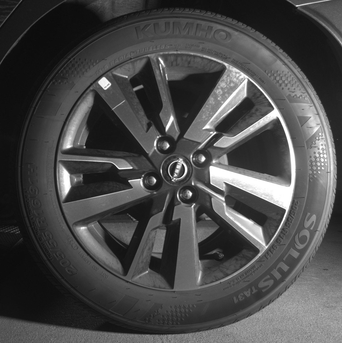 Used 2025 Nissan Versa SV image 14