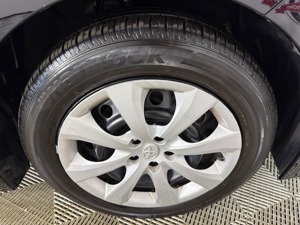 Used 2024 Toyota Corolla LE image 12