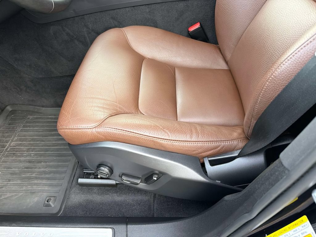 Used 2024 Volvo XC60 B5 Plus w/ Protection Package Premier AWD/4WD image 20