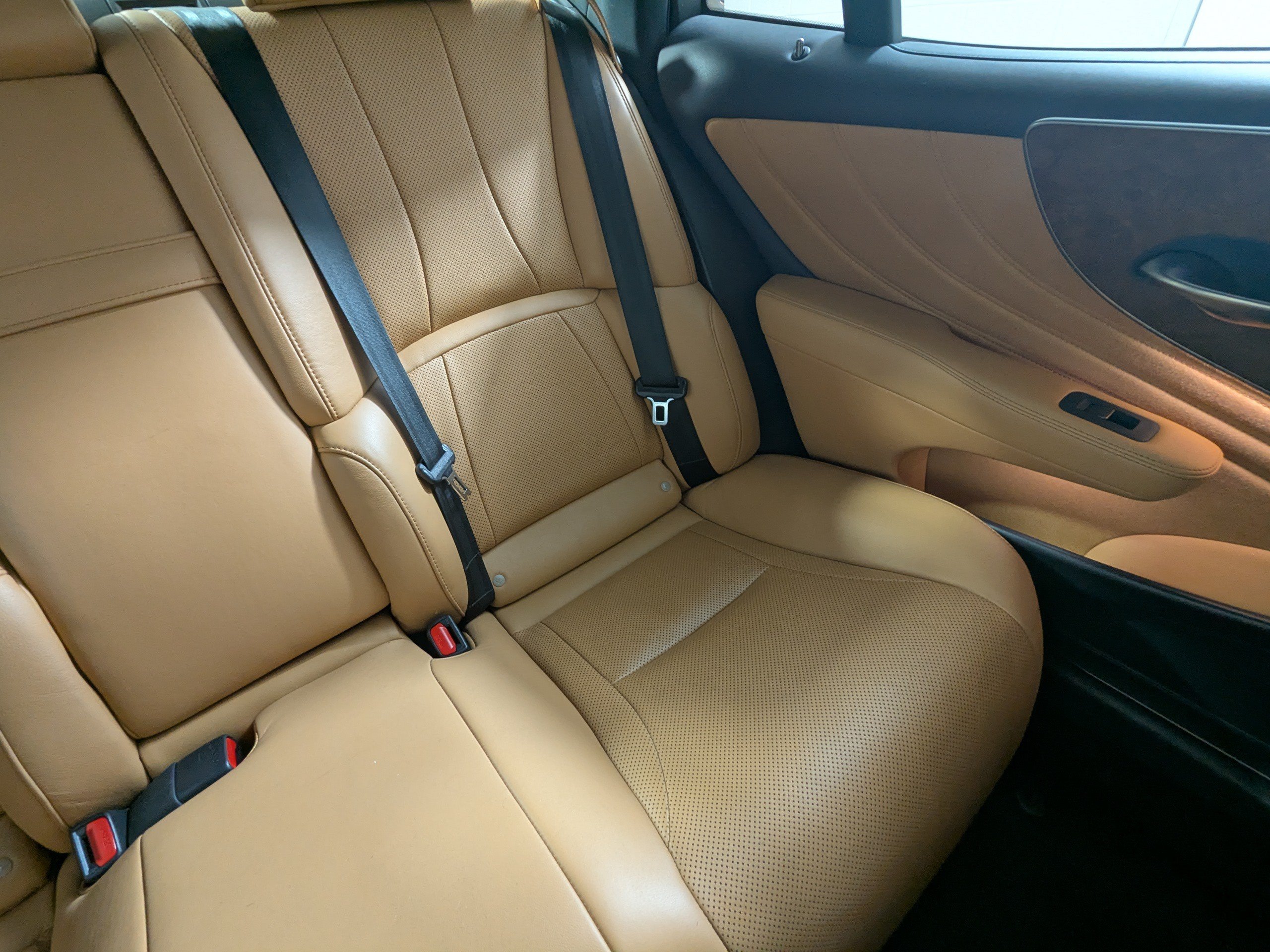 Used 2021 Lexus LS 500 w/ Accessory Package (Z2) RWD image 18