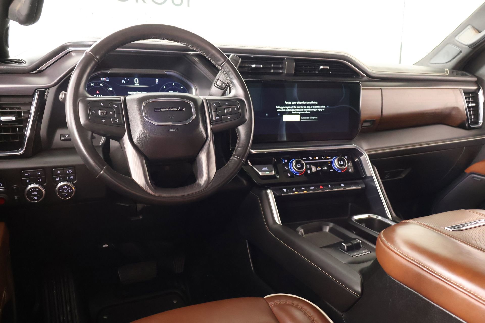 Used 2025 GMC Sierra 3500 Denali Ultimate AWD/4WD image 2