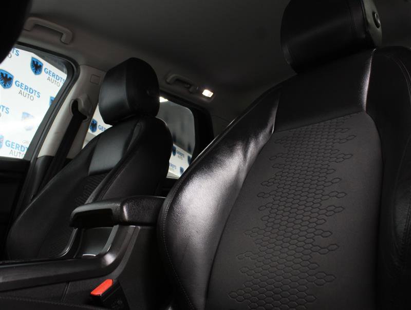 Used 2018 Land Rover Discovery Sport SE image 8