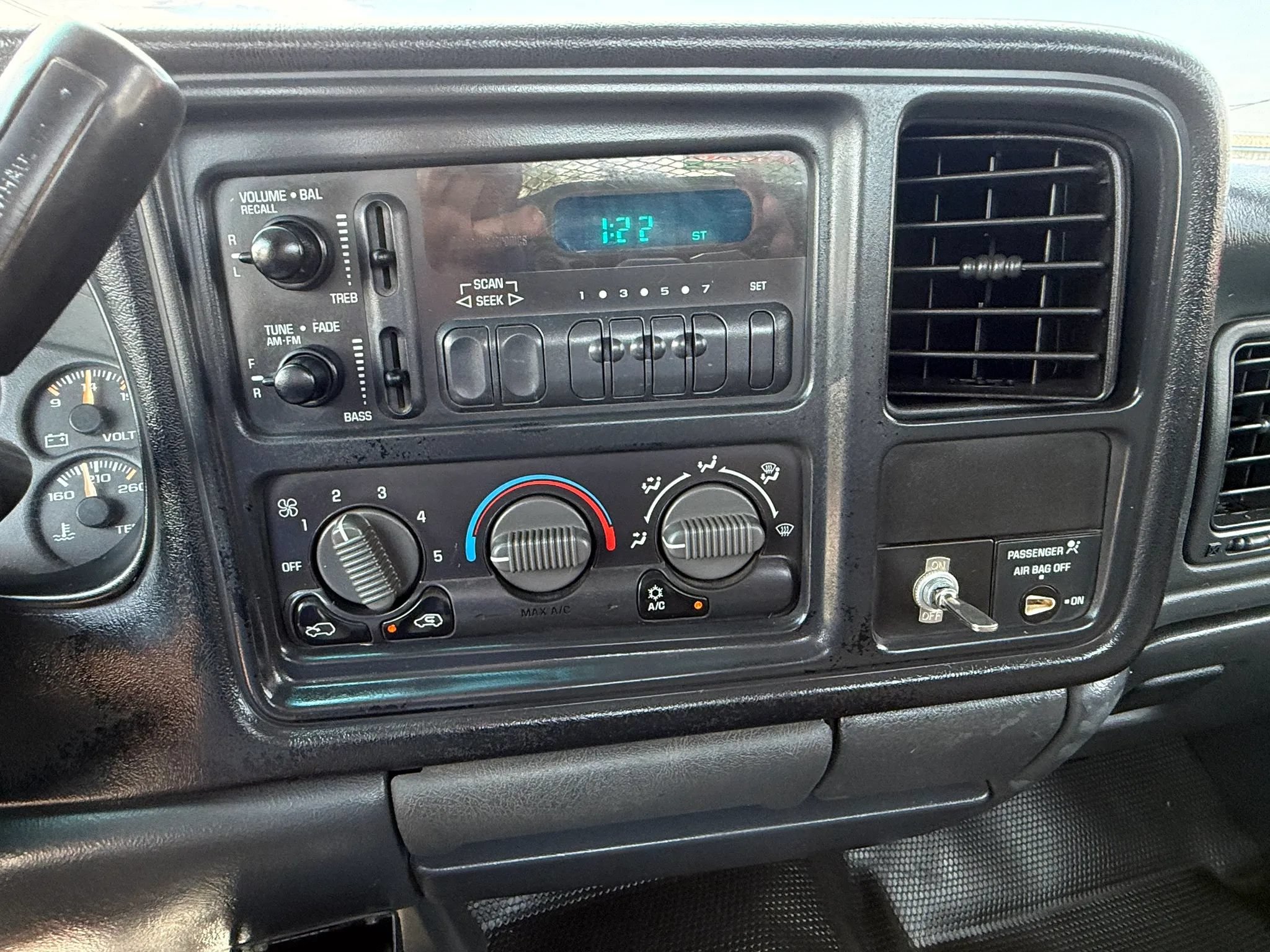 Used 2002 Chevrolet Silverado 2500 4x4 Regular Cab image 13