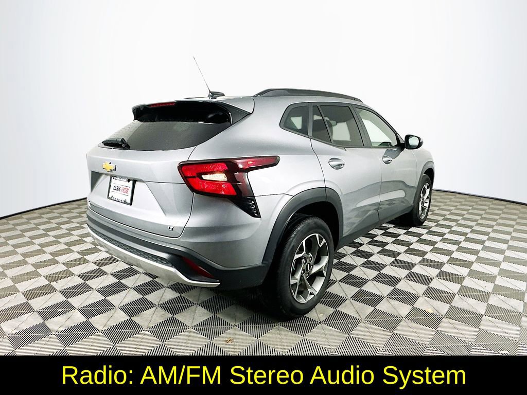Used 2025 Chevrolet Trax LT image 10