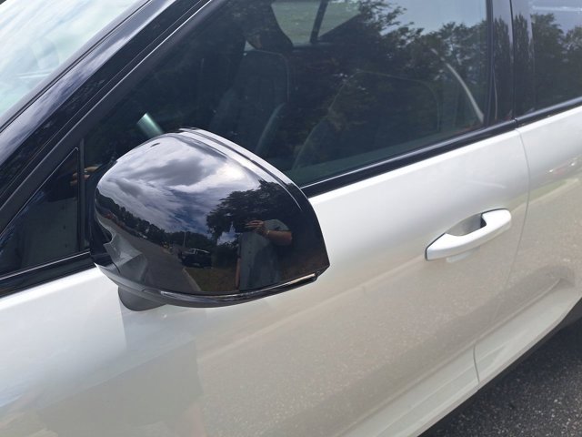 Used 2023 Volvo XC40 Recharge Ultimate w/ Protection Package Premier image 12