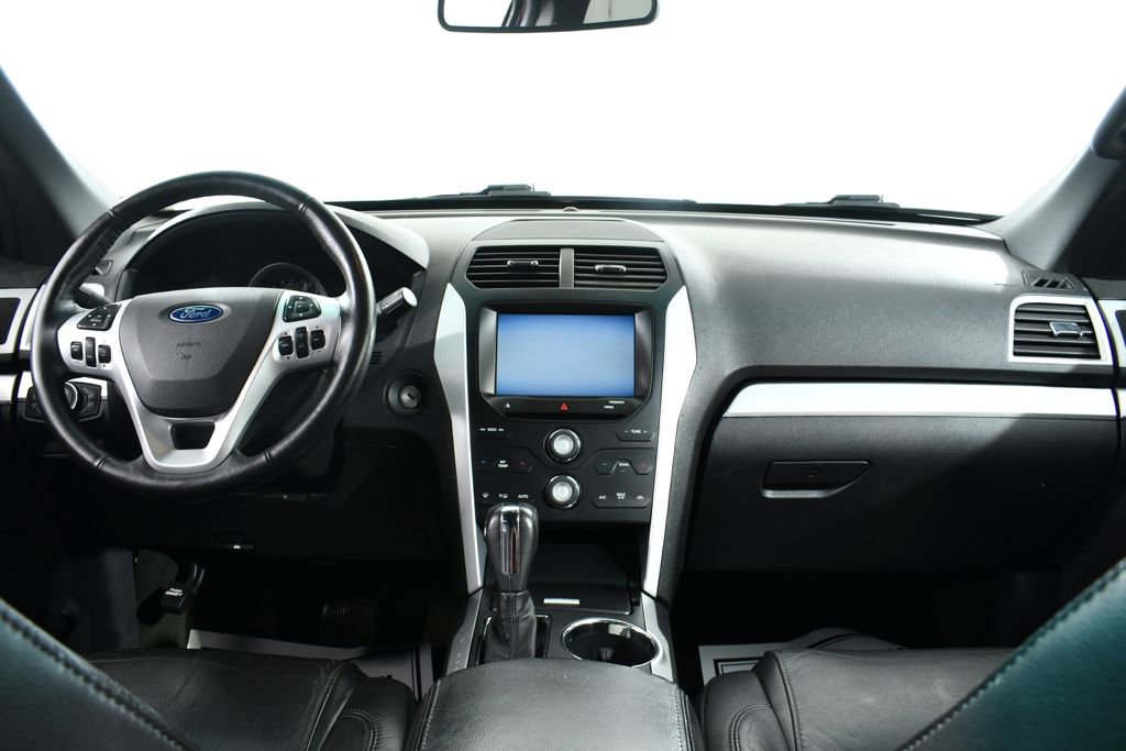 Used 2015 Ford Explorer XLT w/ Equipment Group 202B image 7