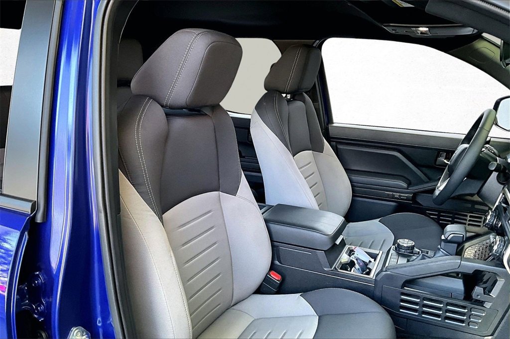 Used 2025 Toyota Tacoma TRD Off-Road image 26