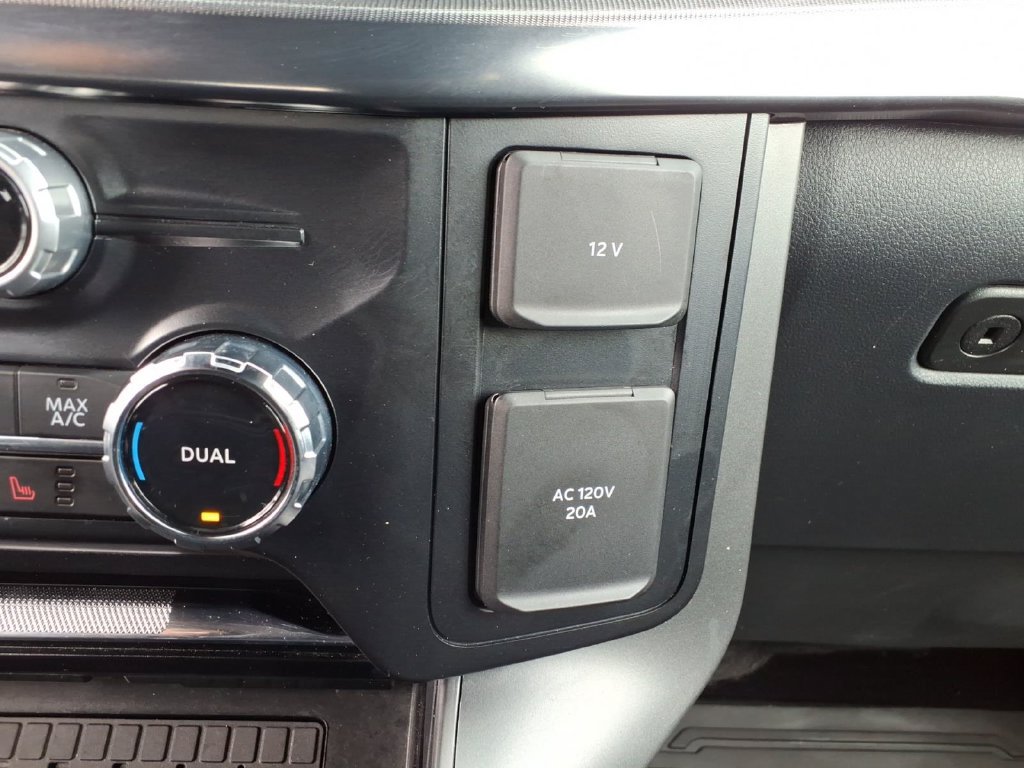 Used 2024 Ford F150 Lariat w/ Equipment Group 502A High AWD/4WD image 31