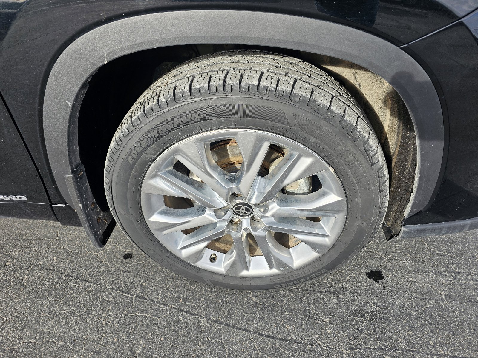 Used 2023 Toyota Highlander Limited image 9