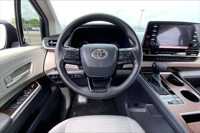 Certified 2024 Toyota Sienna LE FWD image 6