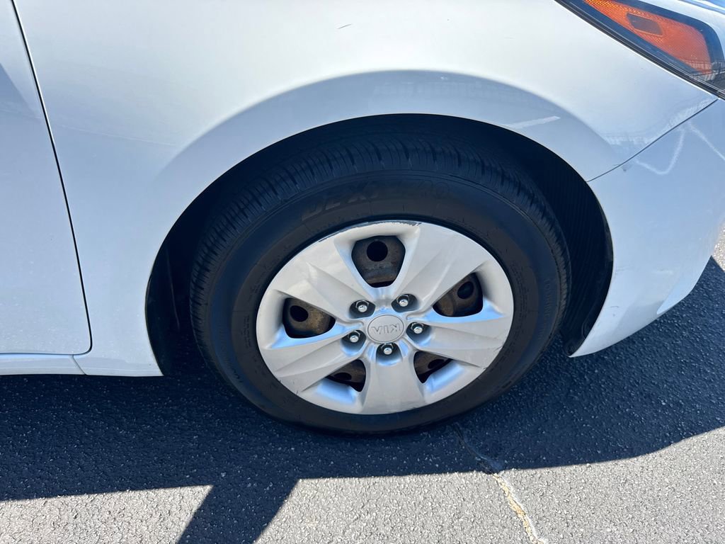 Used 2017 Kia Forte LX image 13