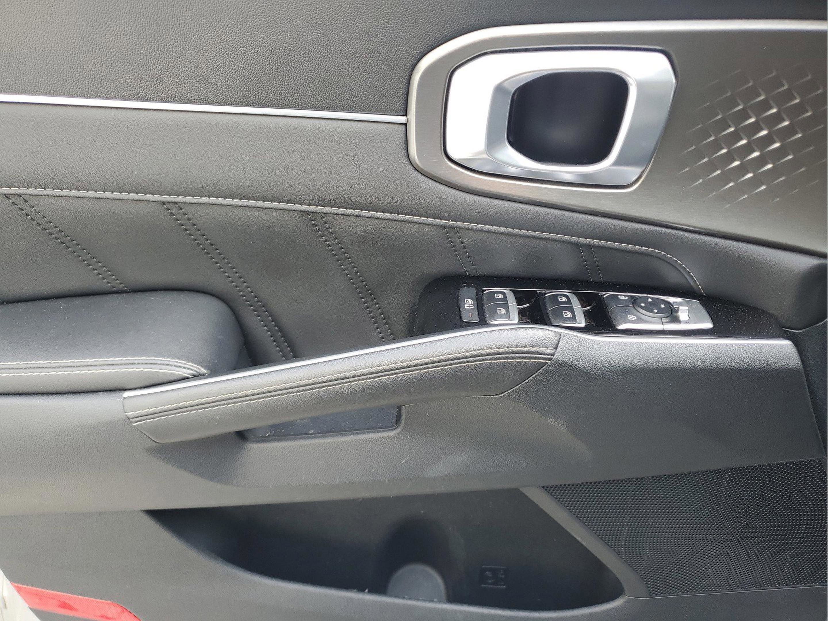 Certified 2022 Kia Sorento SX image 16