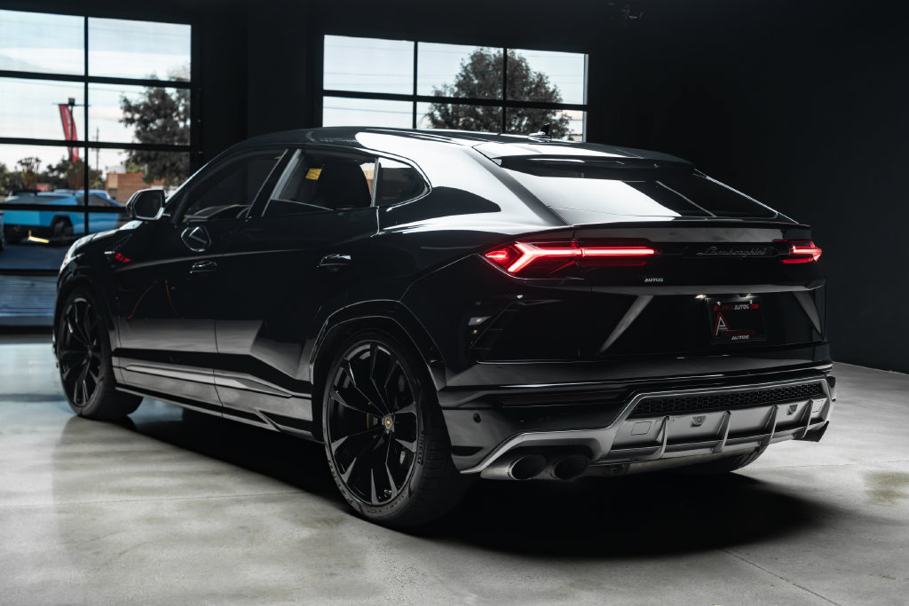 Used 2020 Lamborghini Urus AWD/4WD image 18