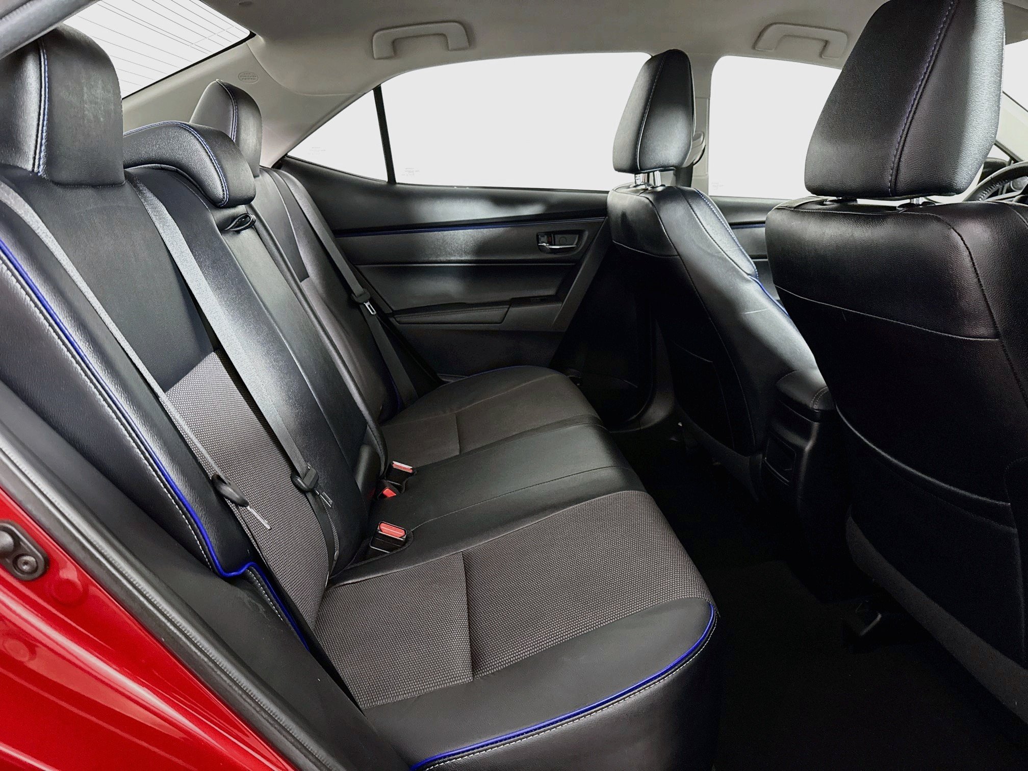 Used 2019 Toyota Corolla SE FWD image 36