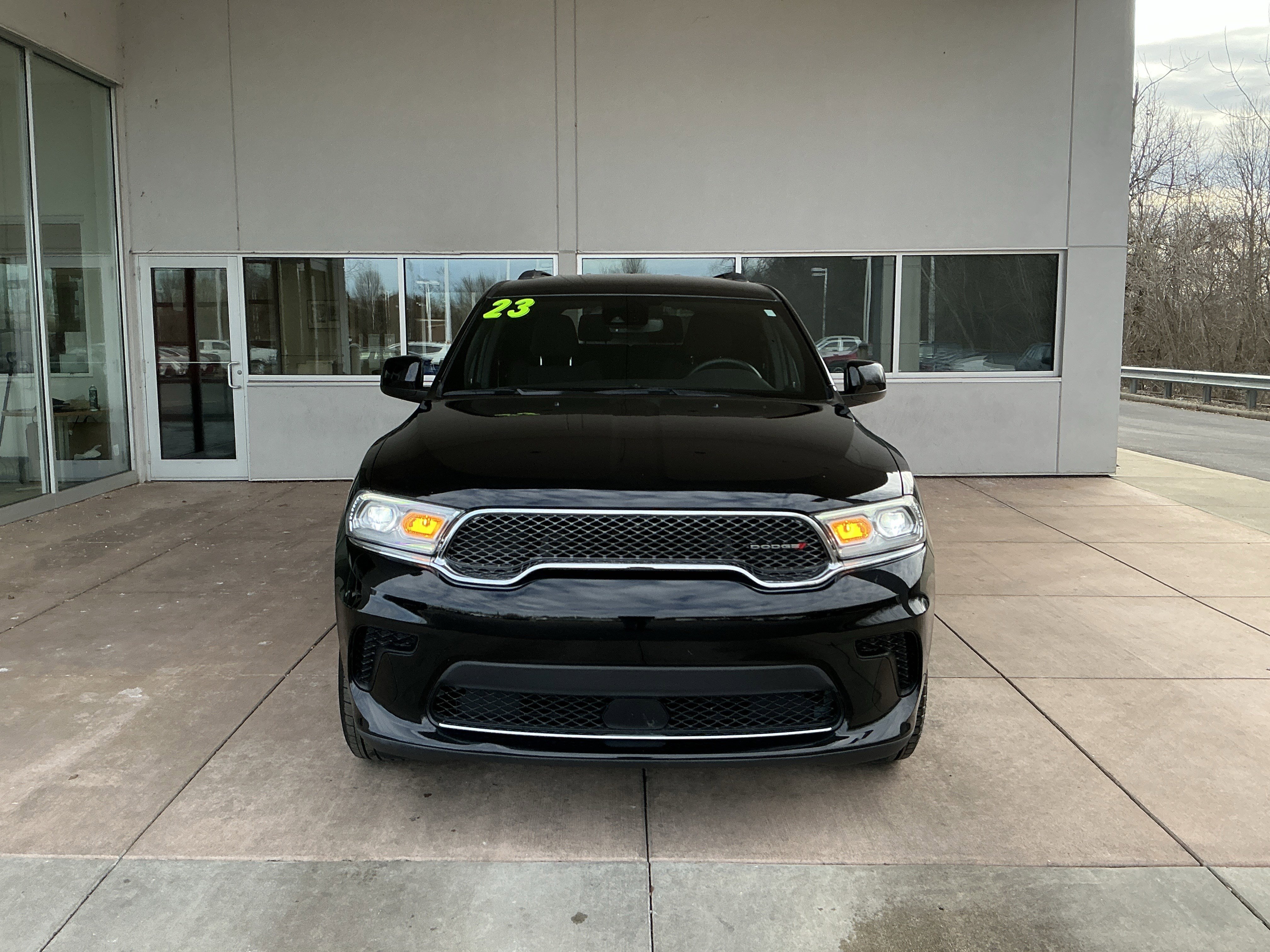 Used 2023 Dodge Durango SXT Launch Edition image 2