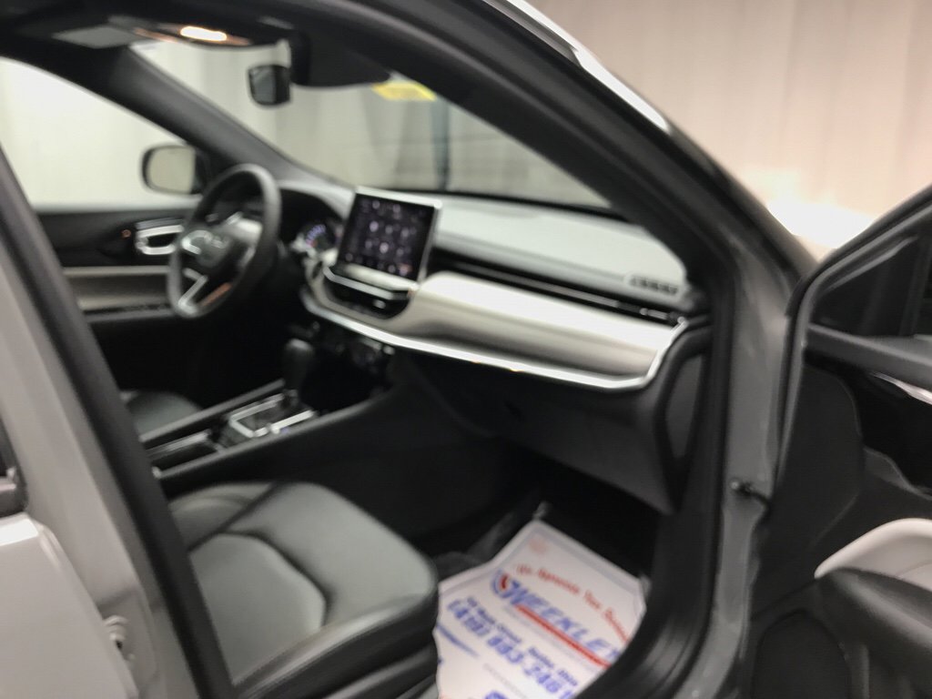 Used 2024 Jeep Compass Limited image 24