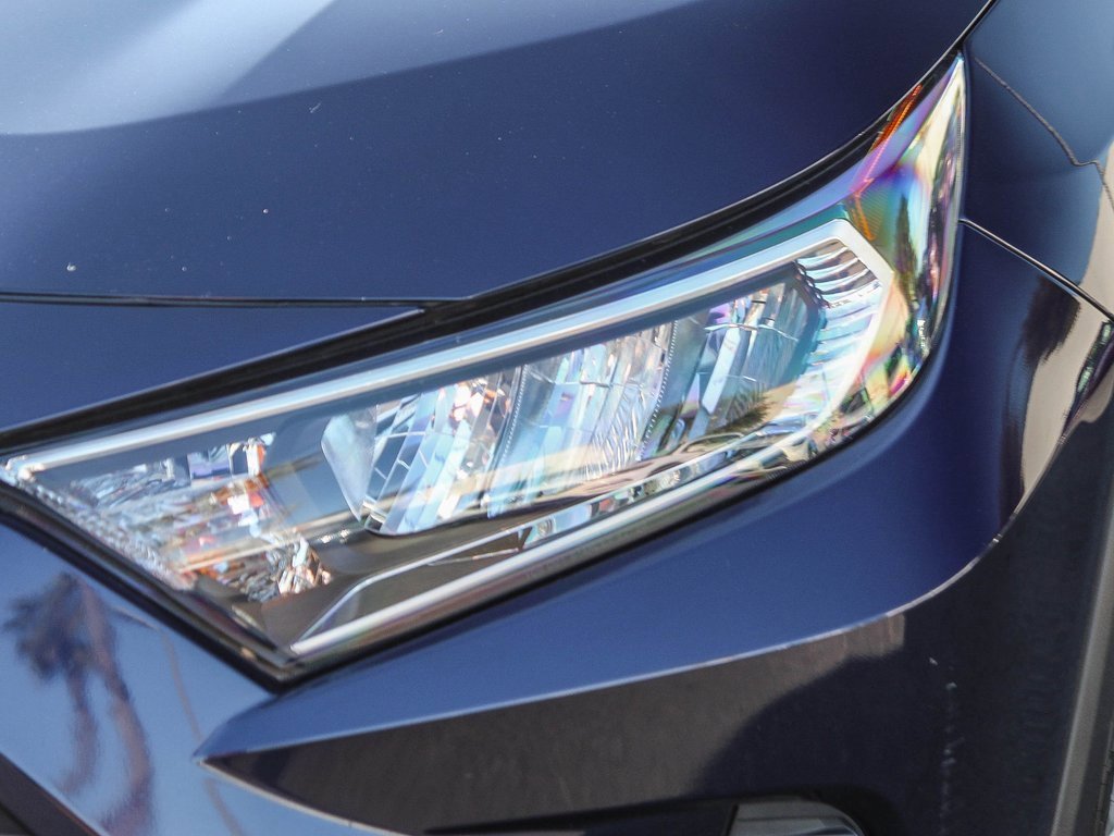 Used 2021 Toyota RAV4 XLE image 4