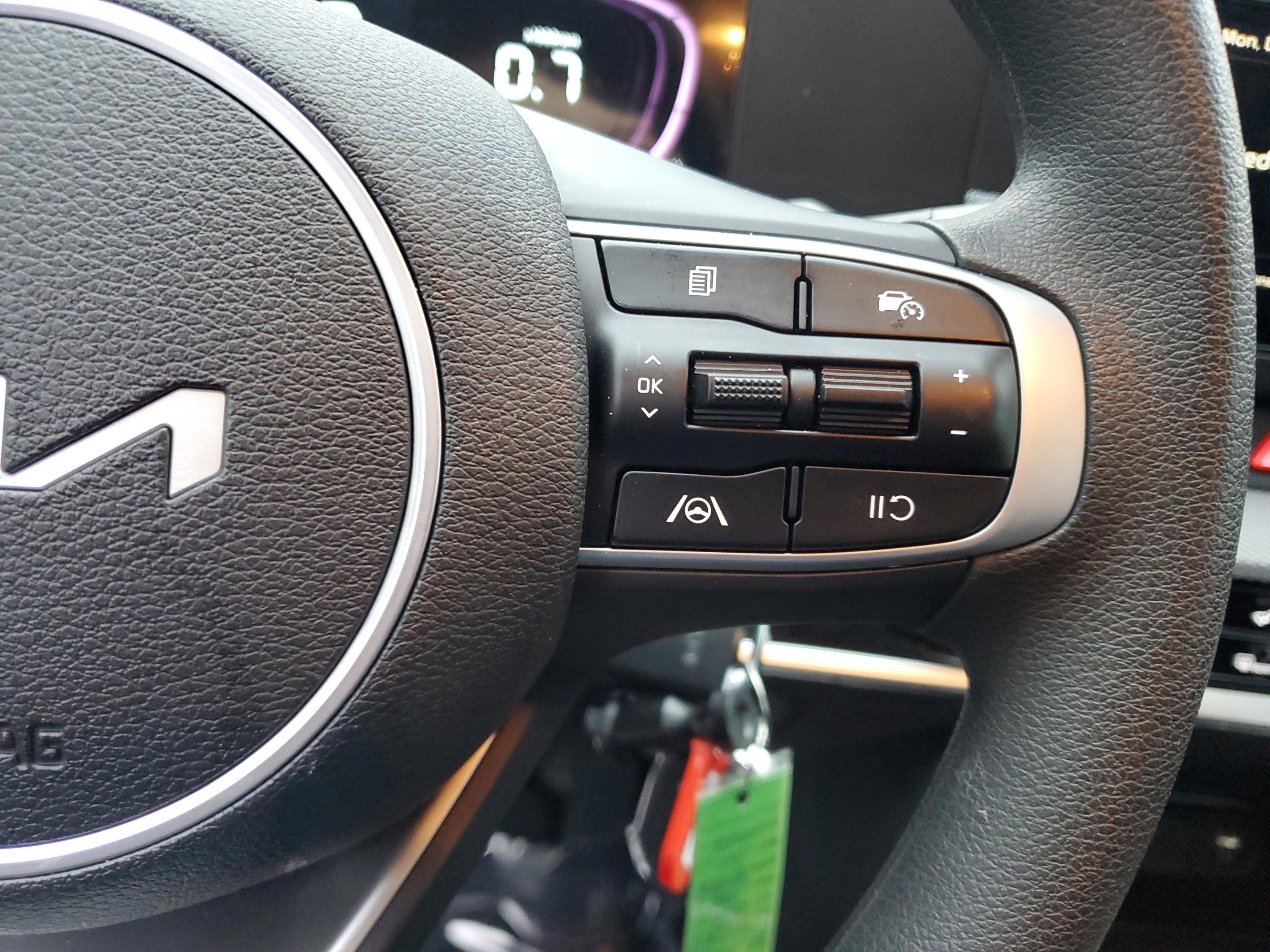 Certified 2025 Kia Sportage LX image 28