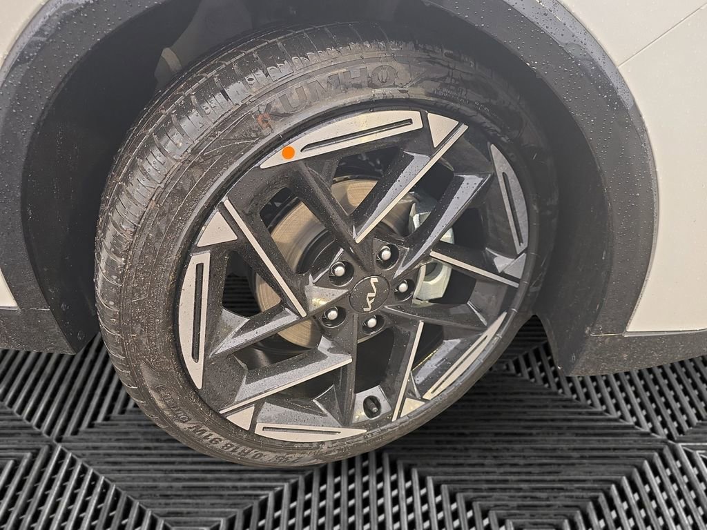 New 2025 Kia K4 GT-Line image 18