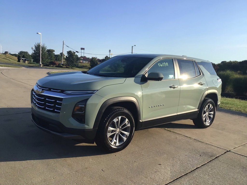 New 2026 Chevrolet Equinox LT w/ Convenience Package II image 3