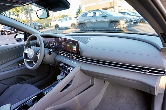 New 2026 Hyundai Elantra Sport FWD image 12