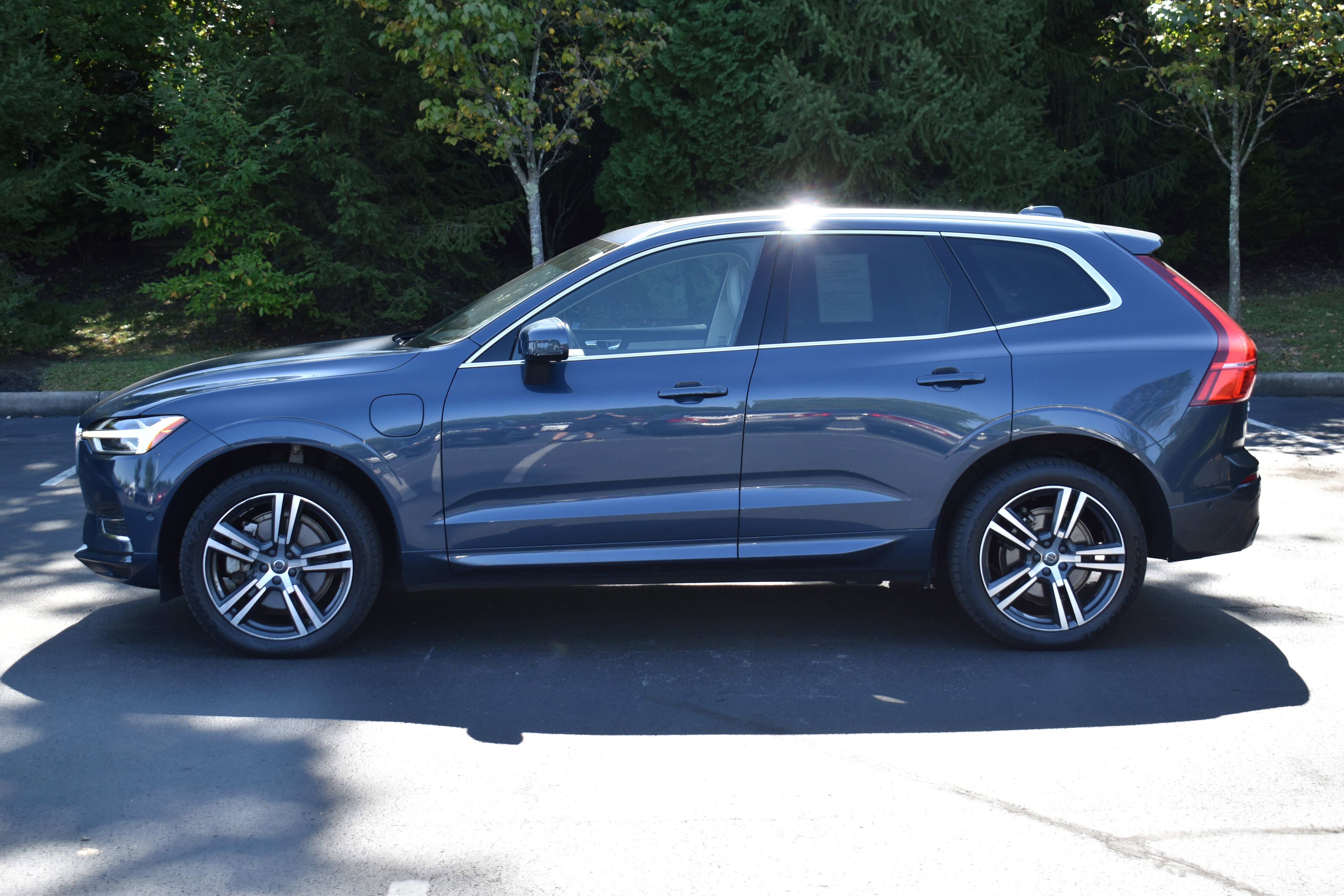 Used 2019 Volvo XC60 T8 Momentum w/ Advanced Package image 31