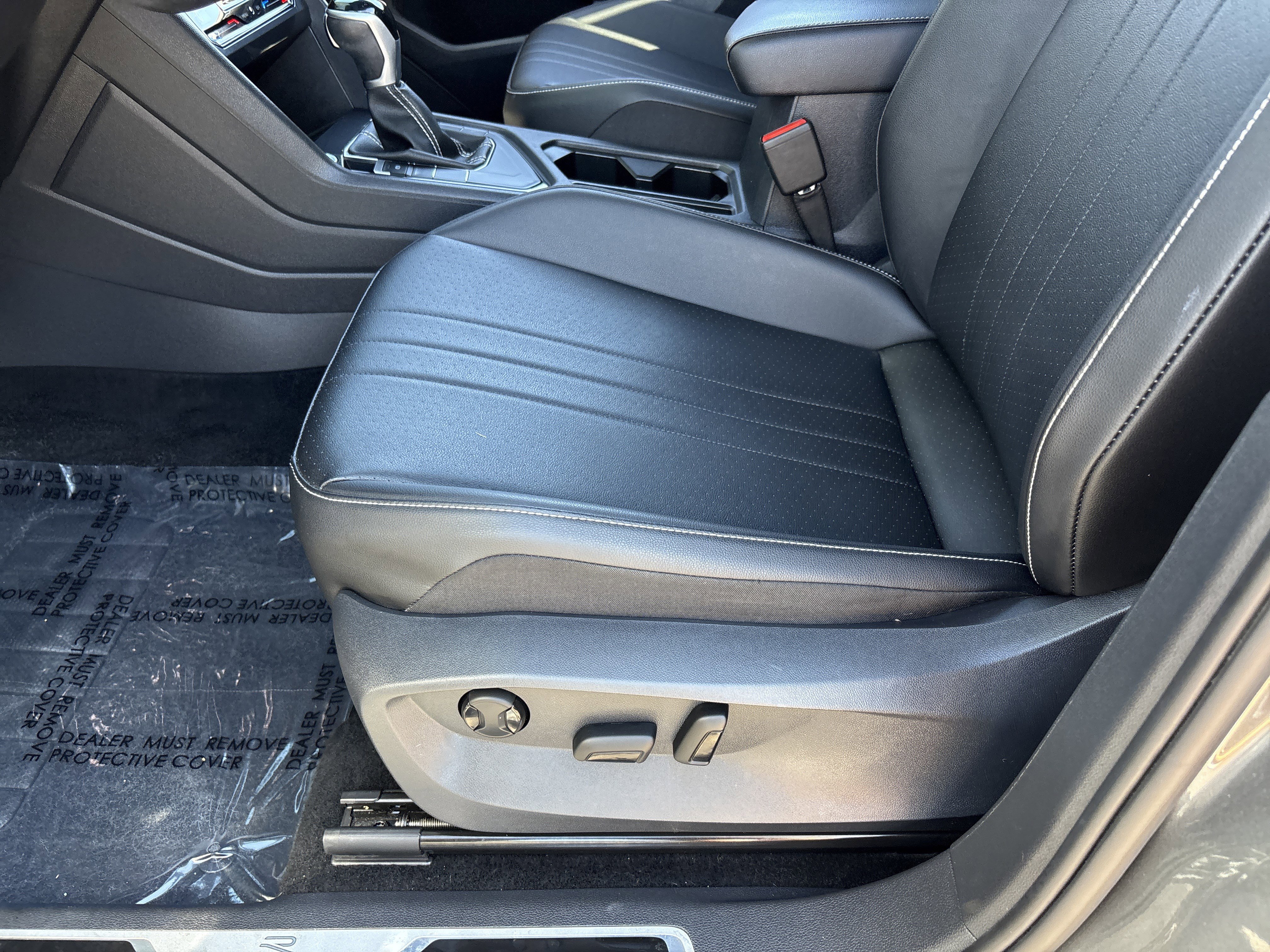 Used 2022 Volkswagen Tiguan SE R-Line image 19