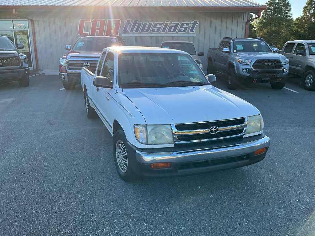 Used 2000 Toyota Tacoma w/ SR5 Package