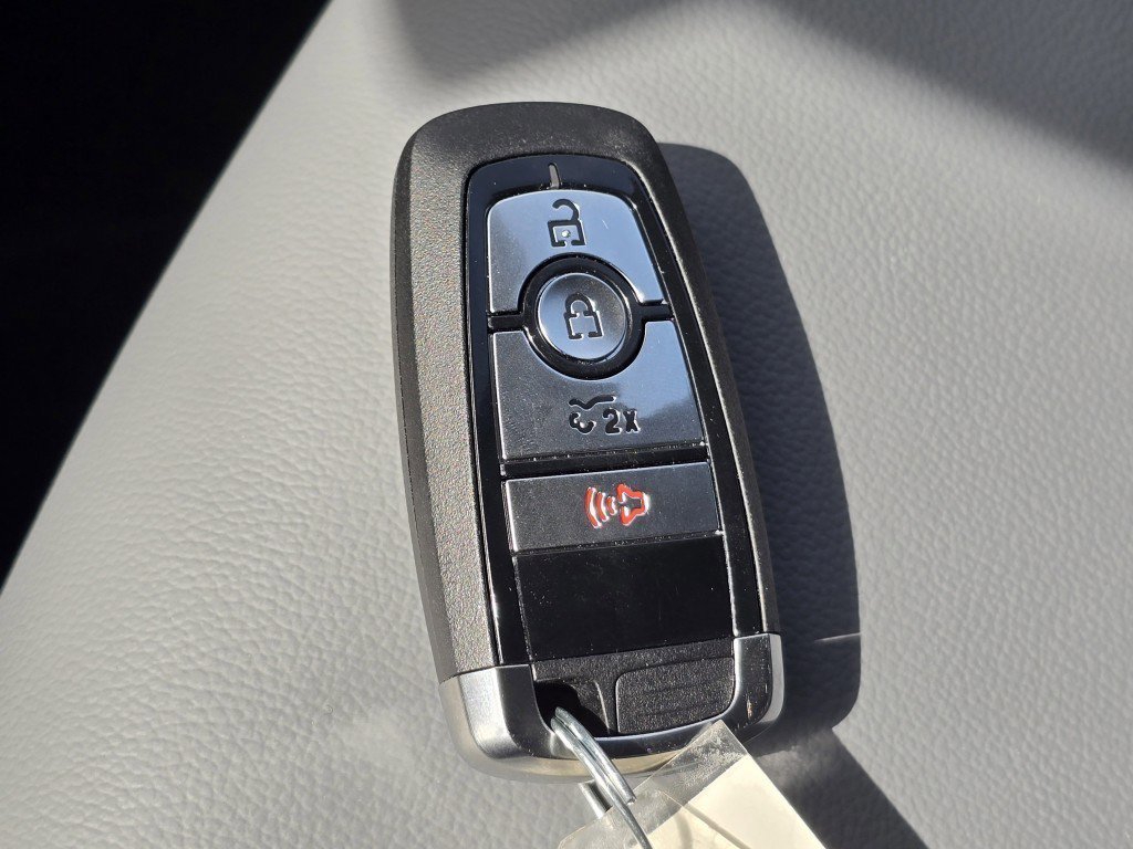 New 2025 Ford F150 Lightning Flash image 31