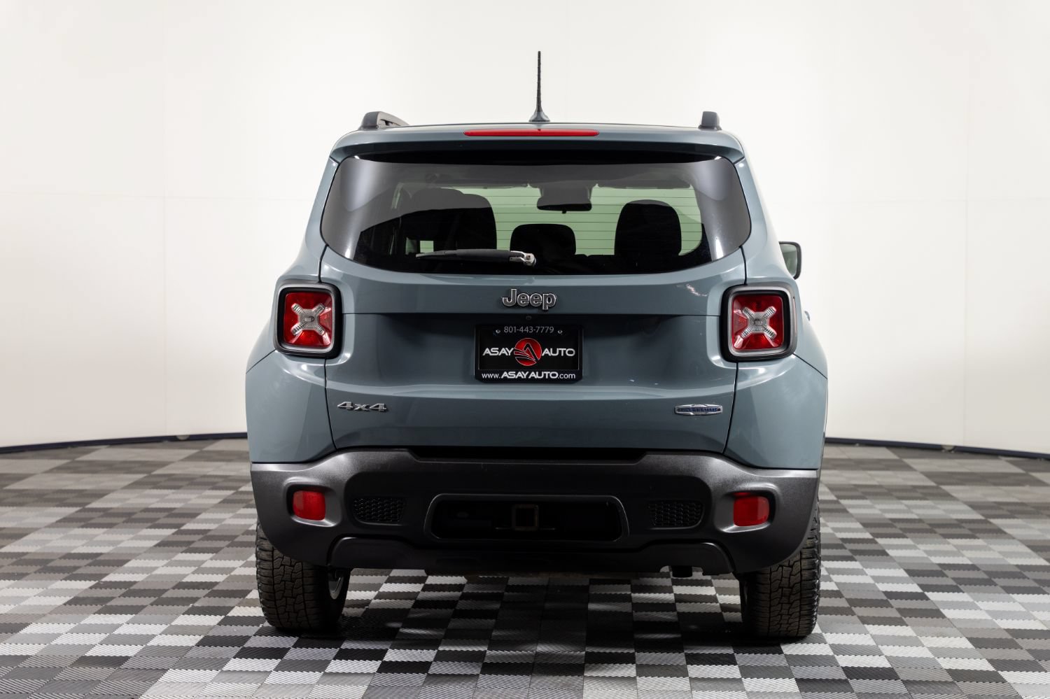 Used 2017 Jeep Renegade Latitude w/ Trailer Tow Group AWD/4WD image 6