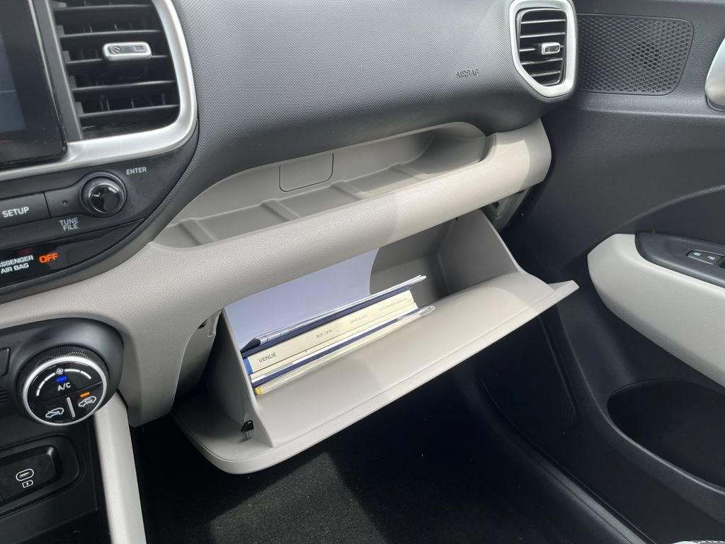 Used 2025 Hyundai Venue SEL FWD image 30