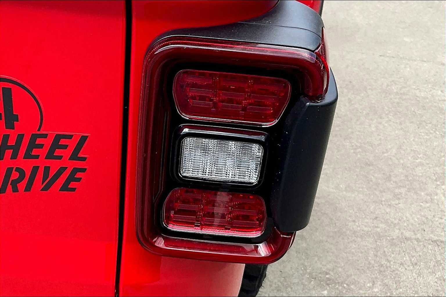 New 2025 Jeep Gladiator Willys image 14