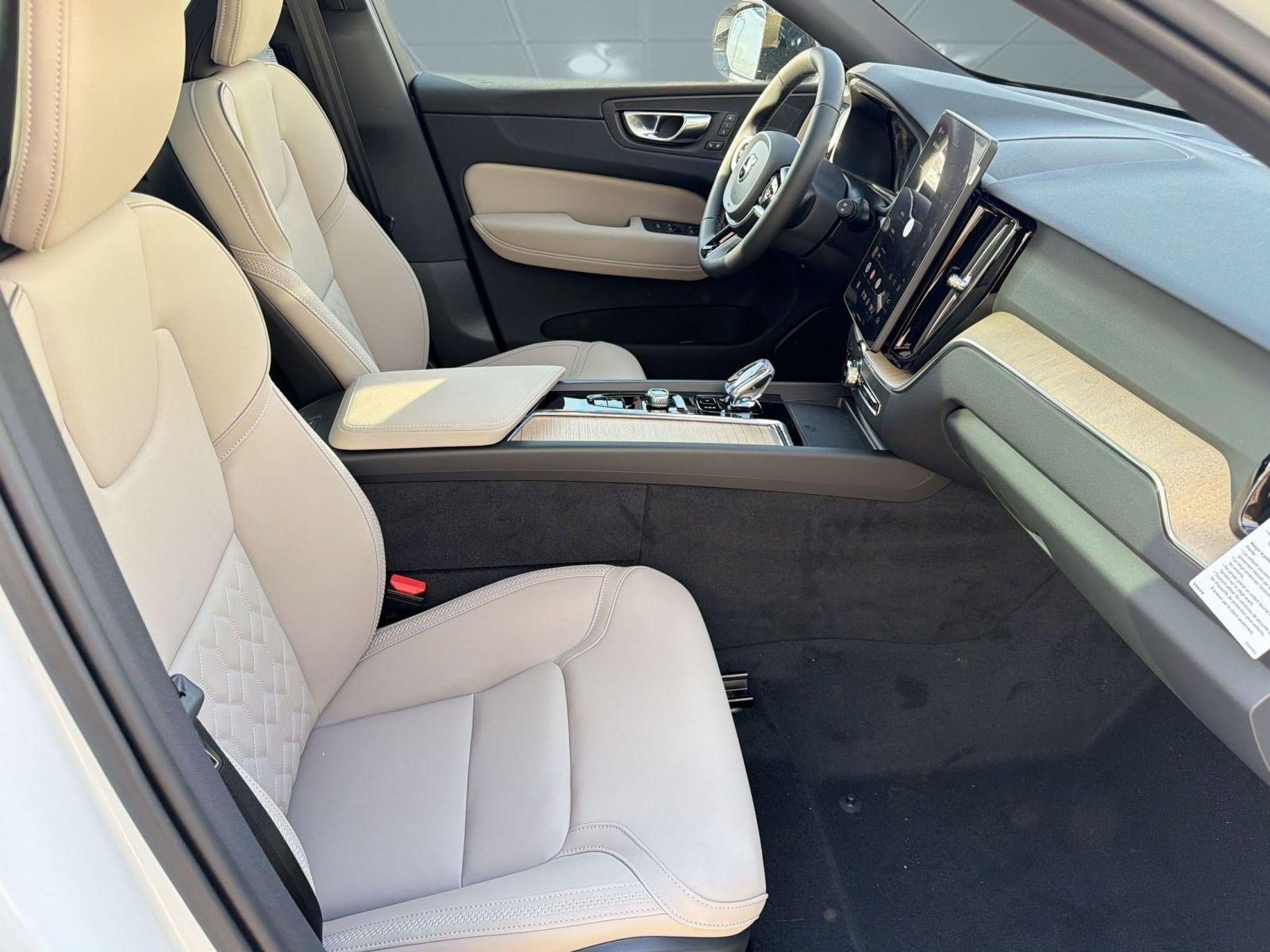 New 2026 Volvo XC60 T8 Plus w/ Climate Package AWD/4WD image 28