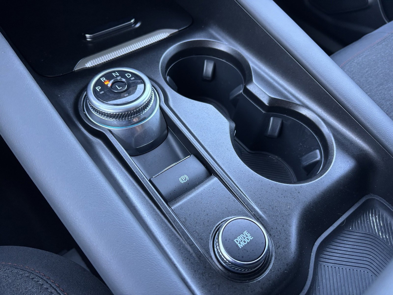 Used 2025 Ford Explorer Active image 26