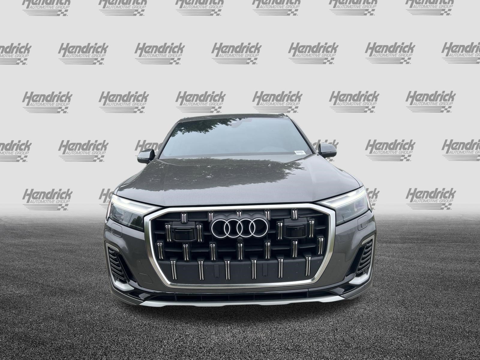 Used 2025 Audi Q7 2.0T Premium w/ Convenience Package AWD/4WD image 3