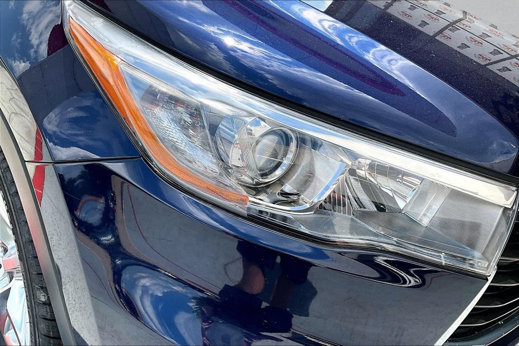 Used 2015 Toyota Highlander Limited Platinum AWD/4WD image 34