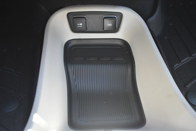 Used 2020 Chrysler Pacifica Touring-L FWD image 31