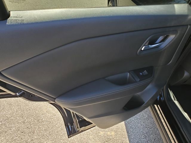 Certified 2025 Nissan Rogue SV image 14