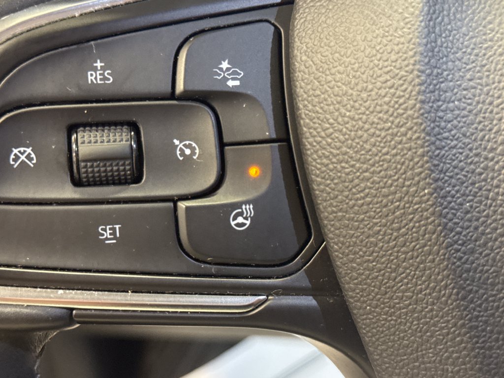 Used 2023 Buick Envision Essence w/ Sport Touring Package FWD image 3