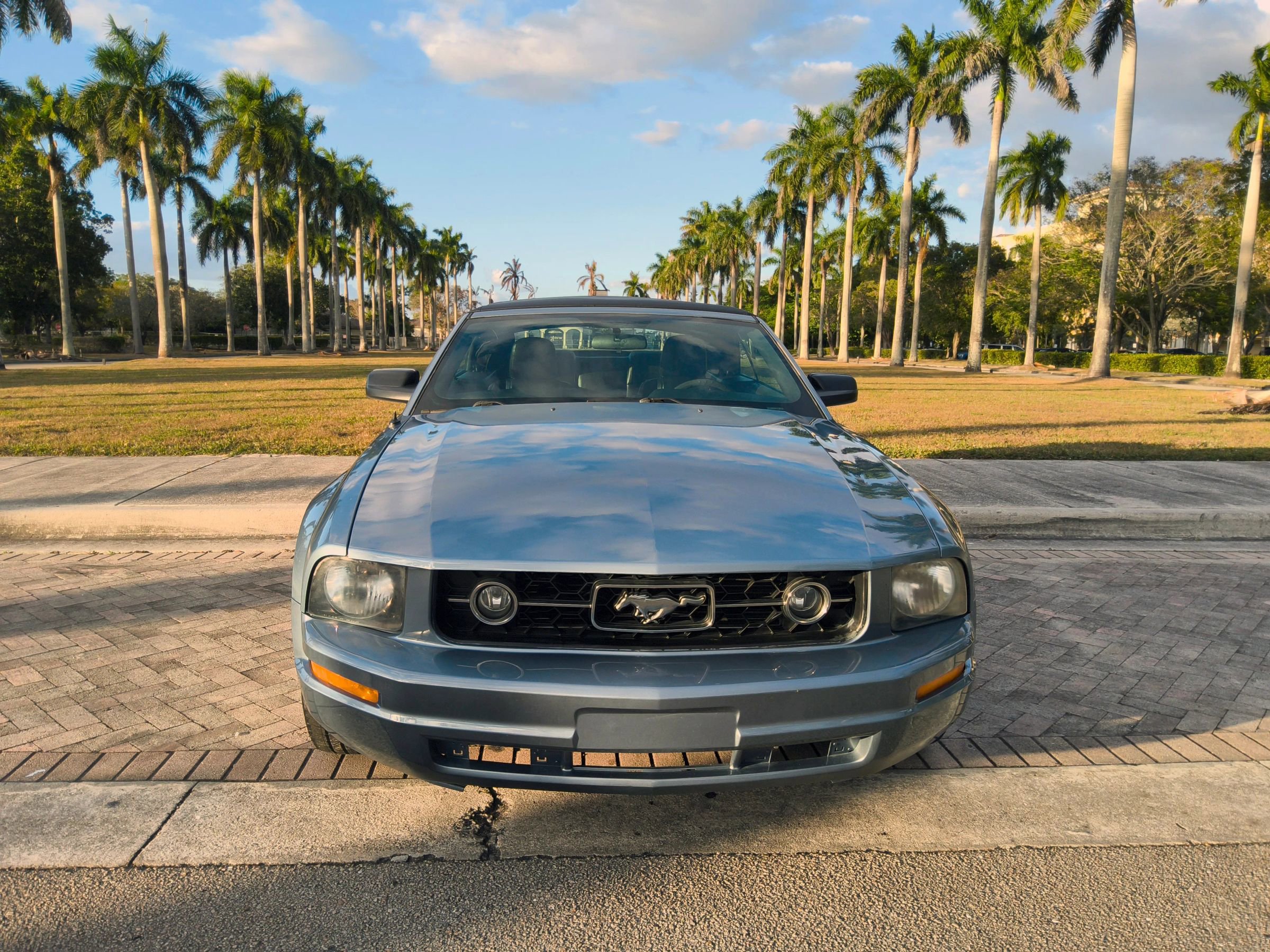 Used 2007 Ford Mustang Deluxe Convertible image 22
