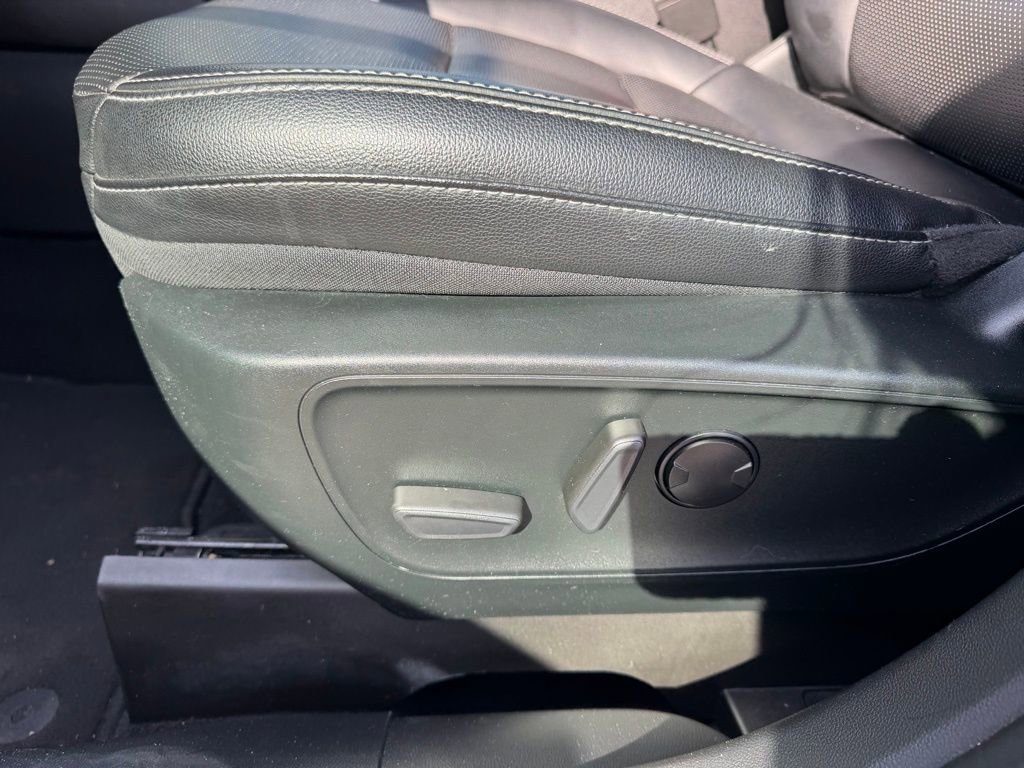 Used 2022 Ford Escape SEL image 16