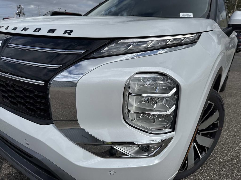 New 2026 Mitsubishi Outlander SEL image 9