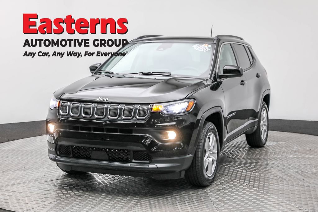 Used 2022 Jeep Compass Latitude w/ Sun and Sound Group image 1