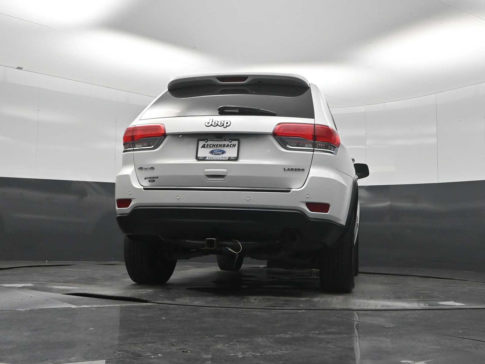 Used 2018 Jeep Grand Cherokee Laredo AWD/4WD image 47