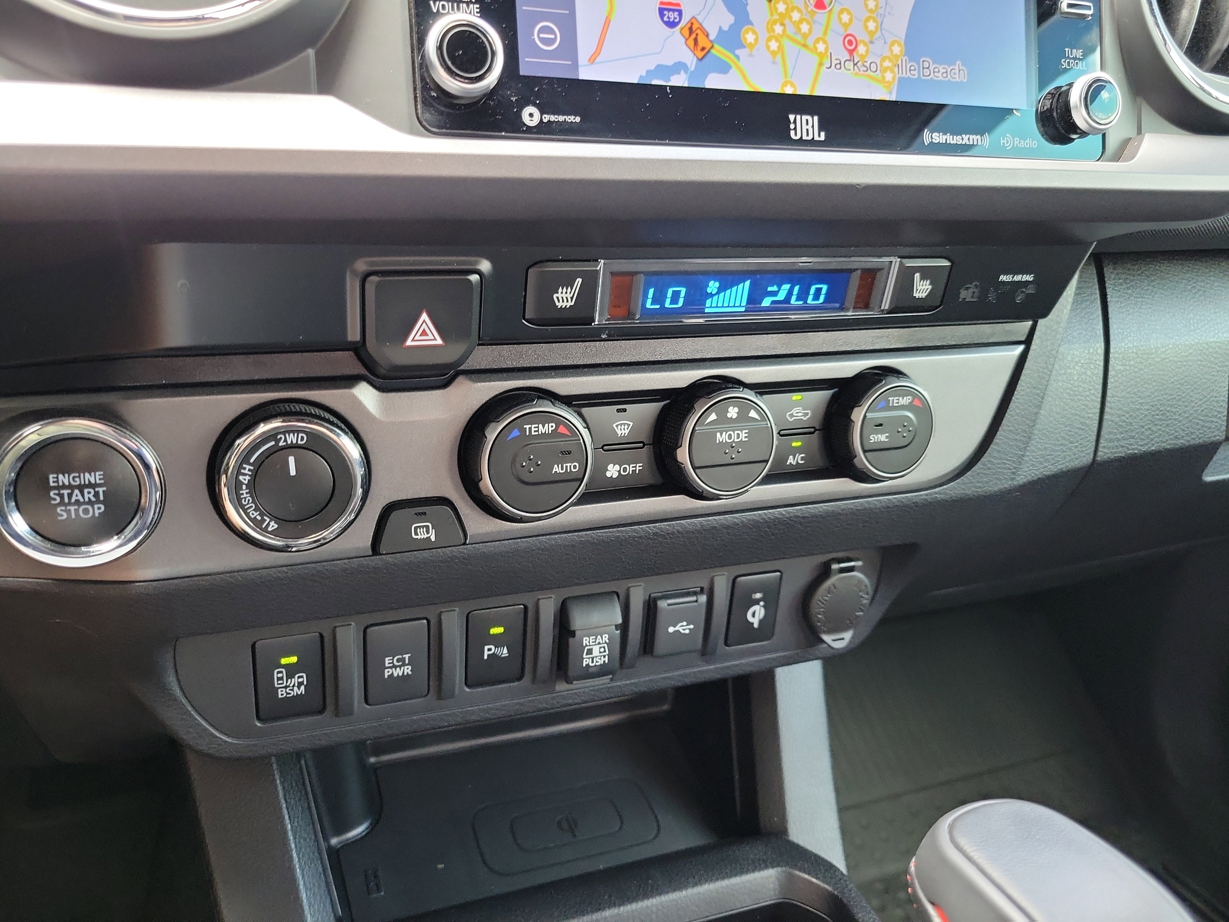 Used 2020 Toyota Tacoma TRD Sport w/ TRD Premium Sport Package AWD/4WD image 28