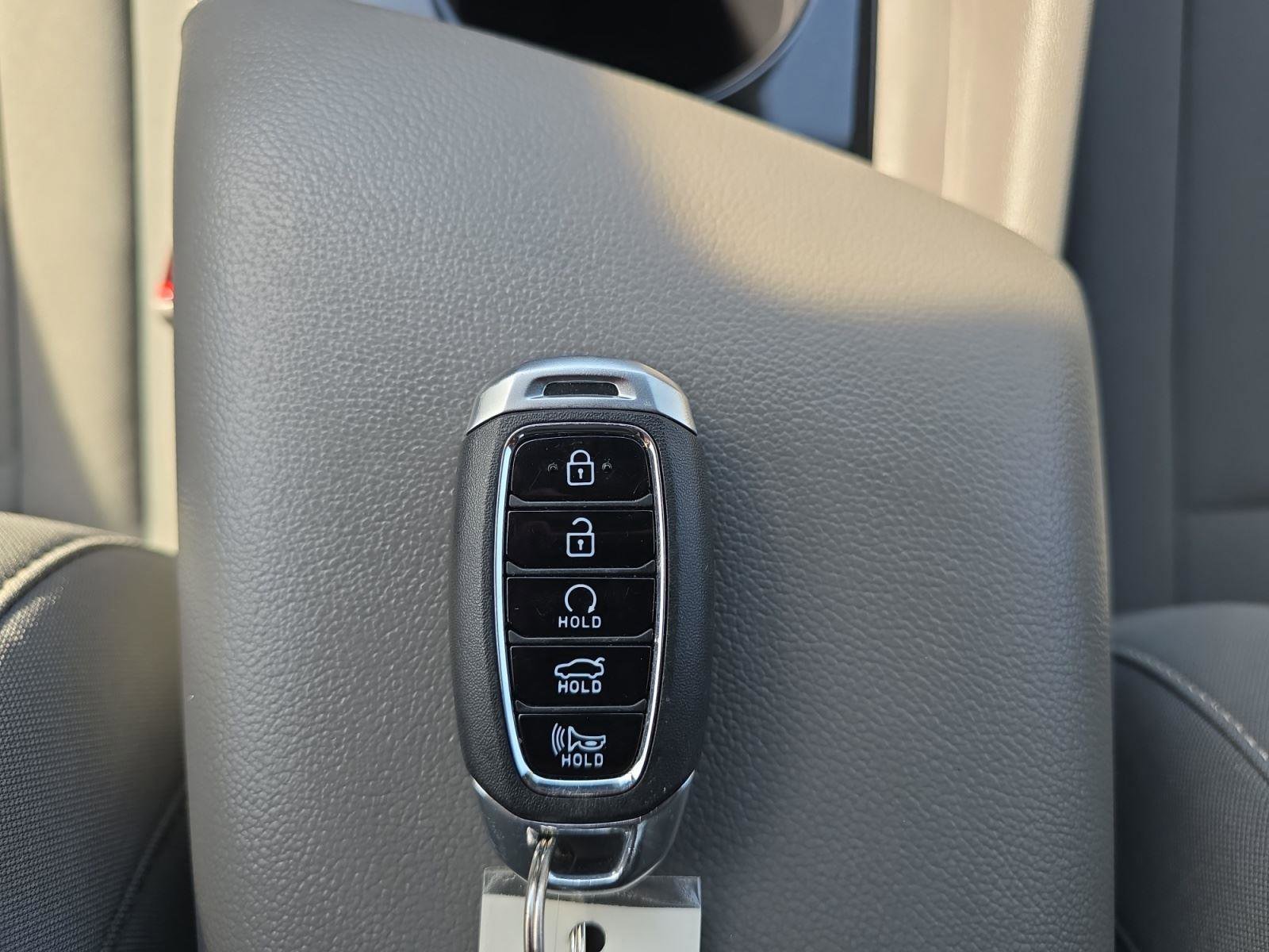 Used 2023 Hyundai Elantra SEL w/ Convenience Package FWD image 12