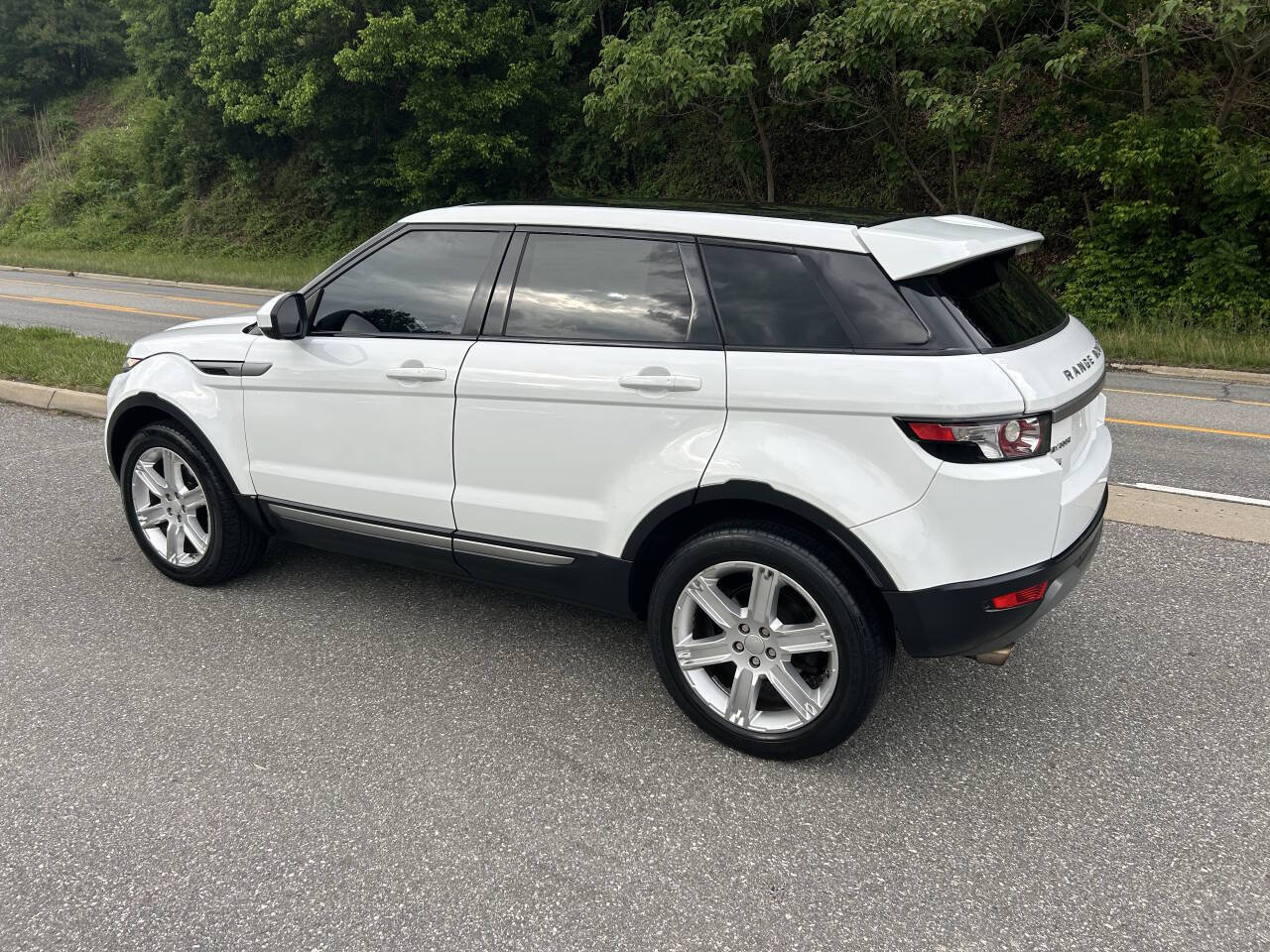 Used 2015 Land Rover Range Rover Evoque Pure Plus AWD/4WD image 3
