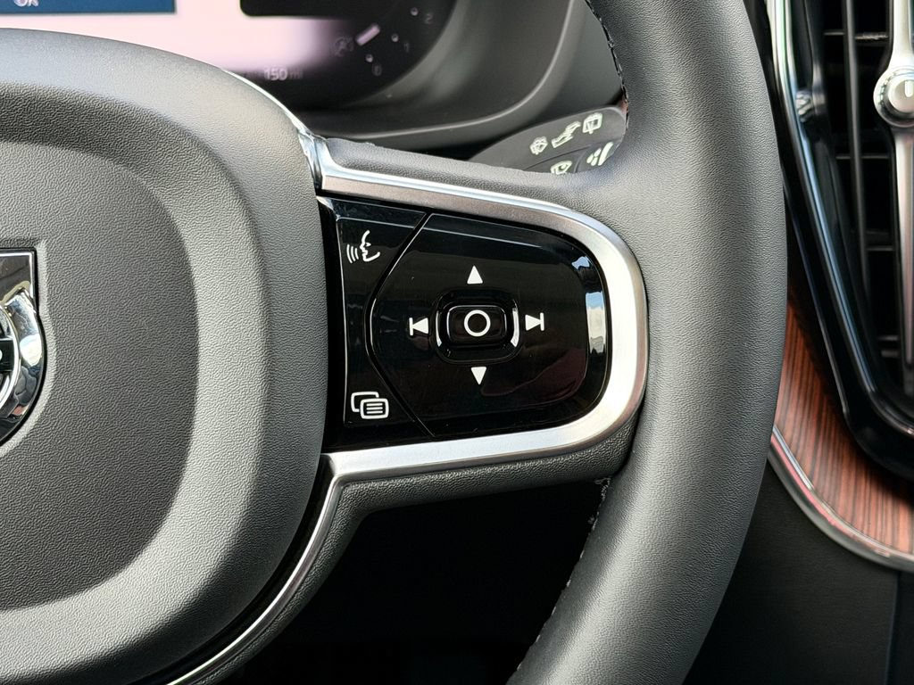 Certified 2023 Volvo XC60 B5 Ultimate w/ Climate Package AWD/4WD image 27