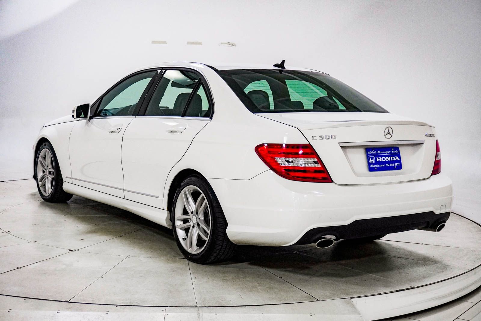 Used 2014 Mercedes-Benz C 300 4MATIC Sedan image 5